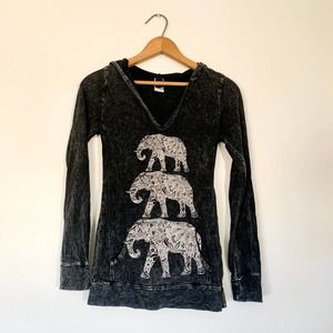 JL Elephant Long Sleeve T-Shirt Size M
